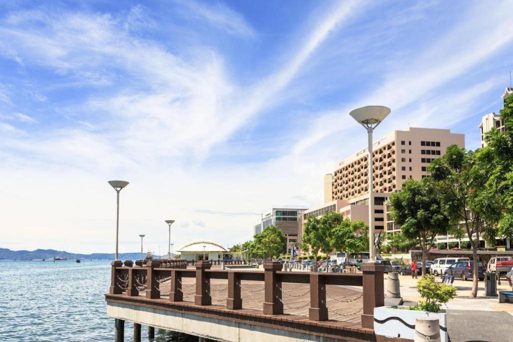 Monaco Boutique Hotel Sadong Jaya Kota Kinabalu Esterno foto