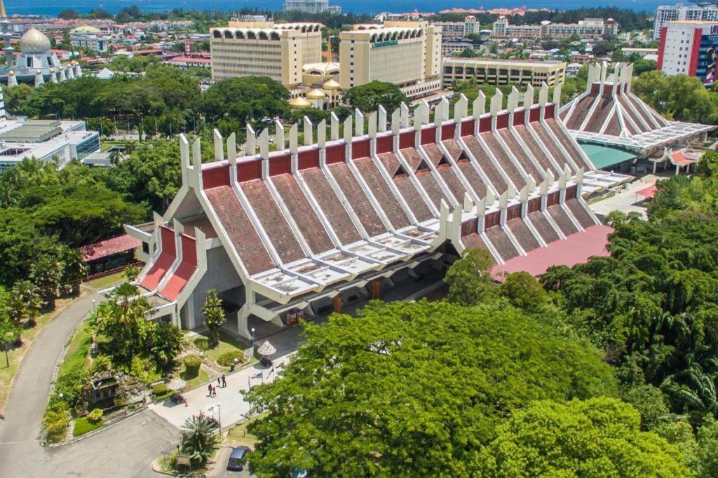 Monaco Boutique Hotel Sadong Jaya Kota Kinabalu Esterno foto