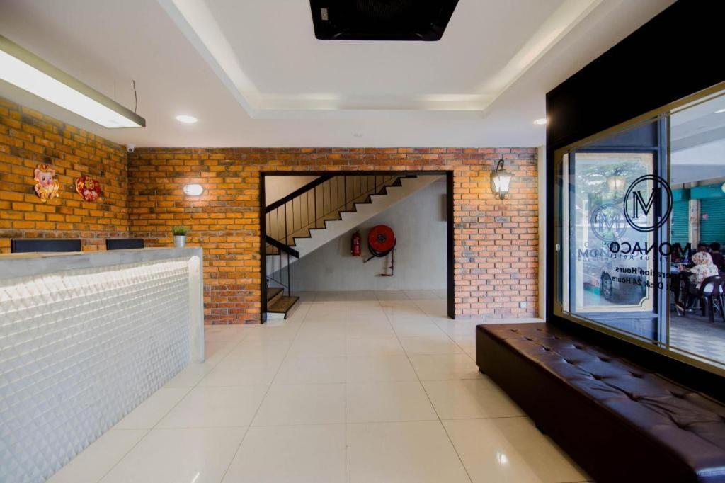 Monaco Boutique Hotel Sadong Jaya Kota Kinabalu Esterno foto