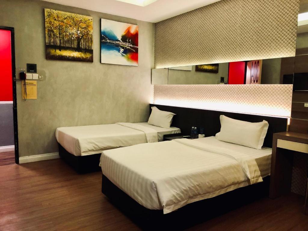 Monaco Boutique Hotel Sadong Jaya Kota Kinabalu Esterno foto