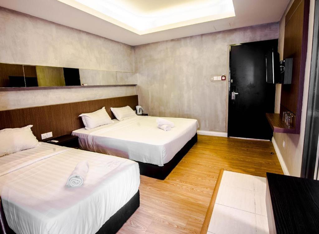 Monaco Boutique Hotel Sadong Jaya Kota Kinabalu Esterno foto