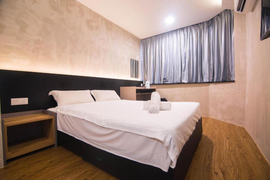 Monaco Boutique Hotel Sadong Jaya Kota Kinabalu Esterno foto