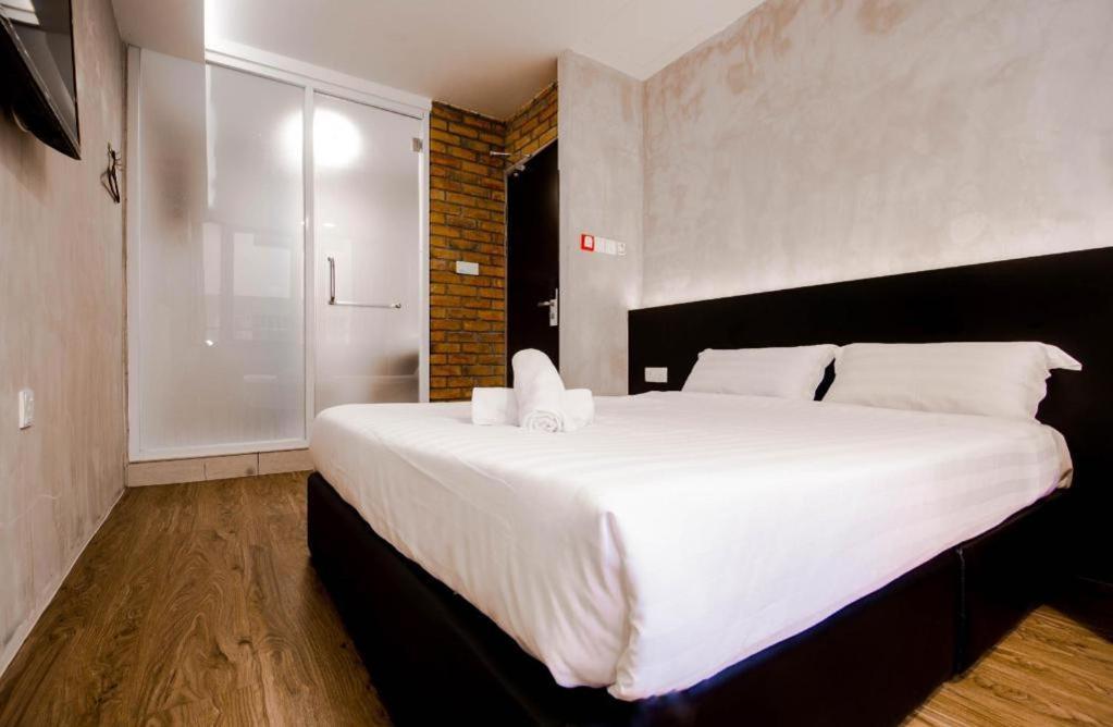 Monaco Boutique Hotel Sadong Jaya Kota Kinabalu Esterno foto