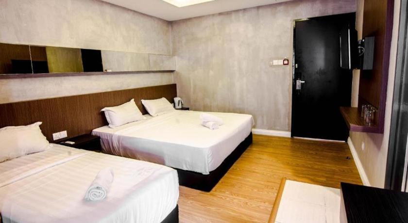 Monaco Boutique Hotel Sadong Jaya Kota Kinabalu Esterno foto