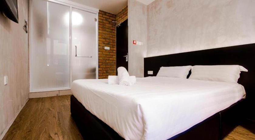 Monaco Boutique Hotel Sadong Jaya Kota Kinabalu Esterno foto
