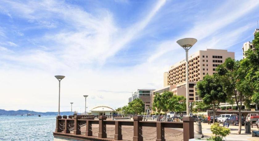 Monaco Boutique Hotel Sadong Jaya Kota Kinabalu Esterno foto