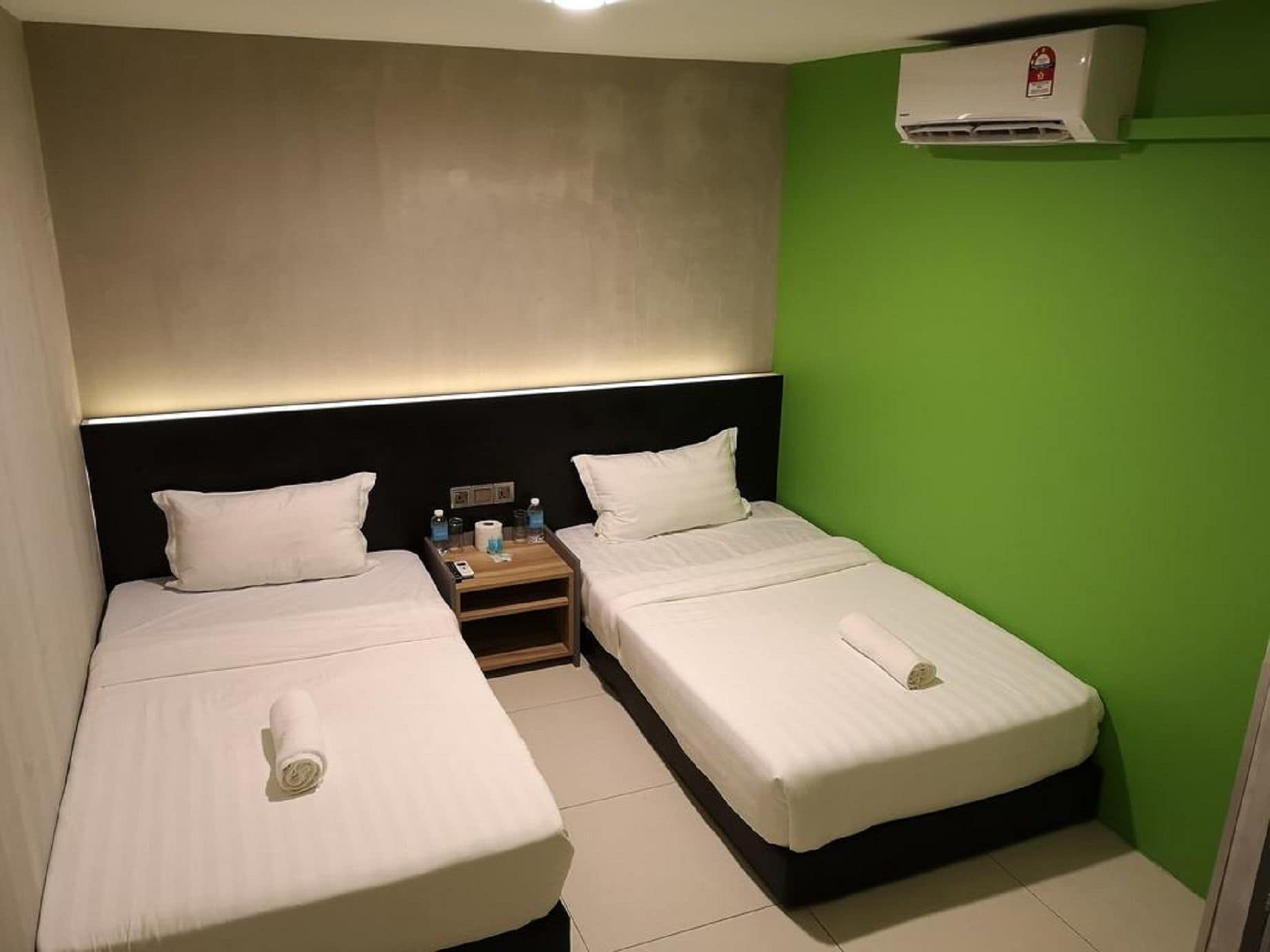 Monaco Boutique Hotel Sadong Jaya Kota Kinabalu Esterno foto
