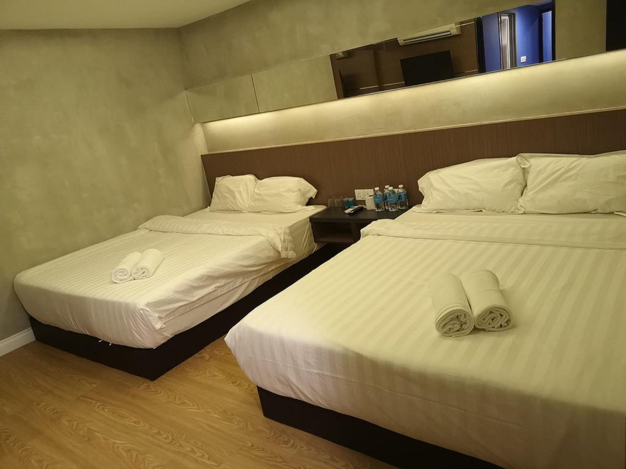 Monaco Boutique Hotel Sadong Jaya Kota Kinabalu Esterno foto
